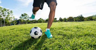 jouer au foot avec une ampoule