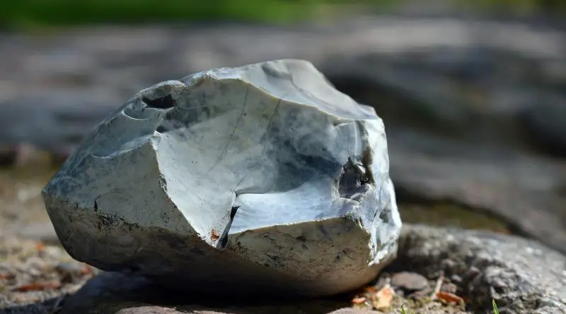 pierre pour faire du feu