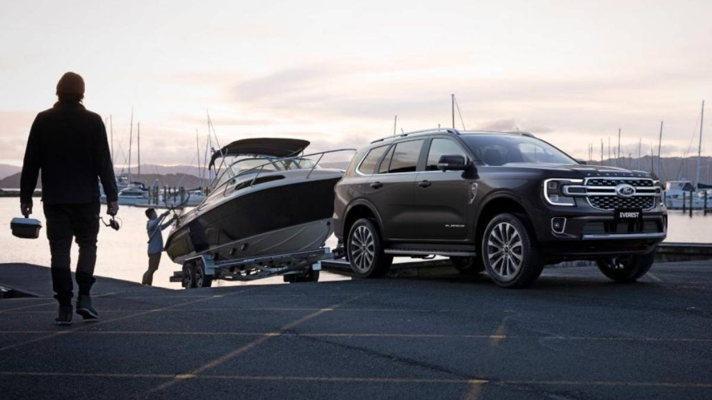 voiture pour tracter un bateau d’une tonne cinq