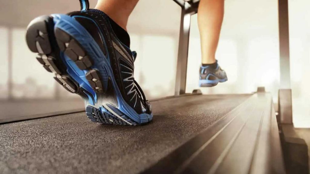 Faut-il porter des chaussures sur un tapis de course ?