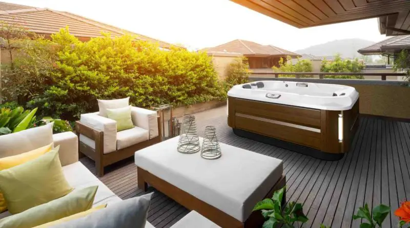 spa sur terrasse bois avnat vidange
