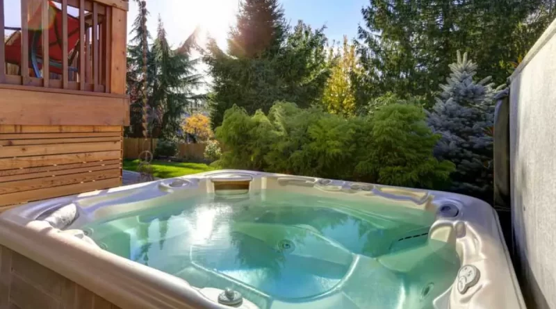 spa avant vidange dans le jardin