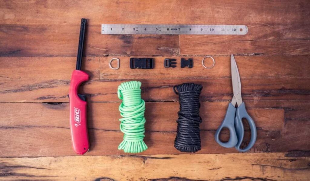 comment faire un bracelet de survie en paracorde