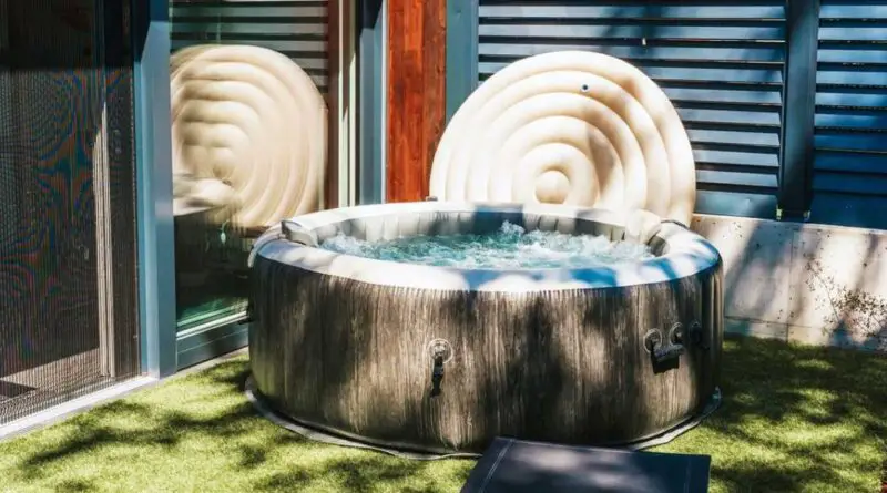 peut on laisser un spa gonflable au soleil